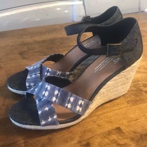 Toms strappy espadrilles wedge ikat sandals 8